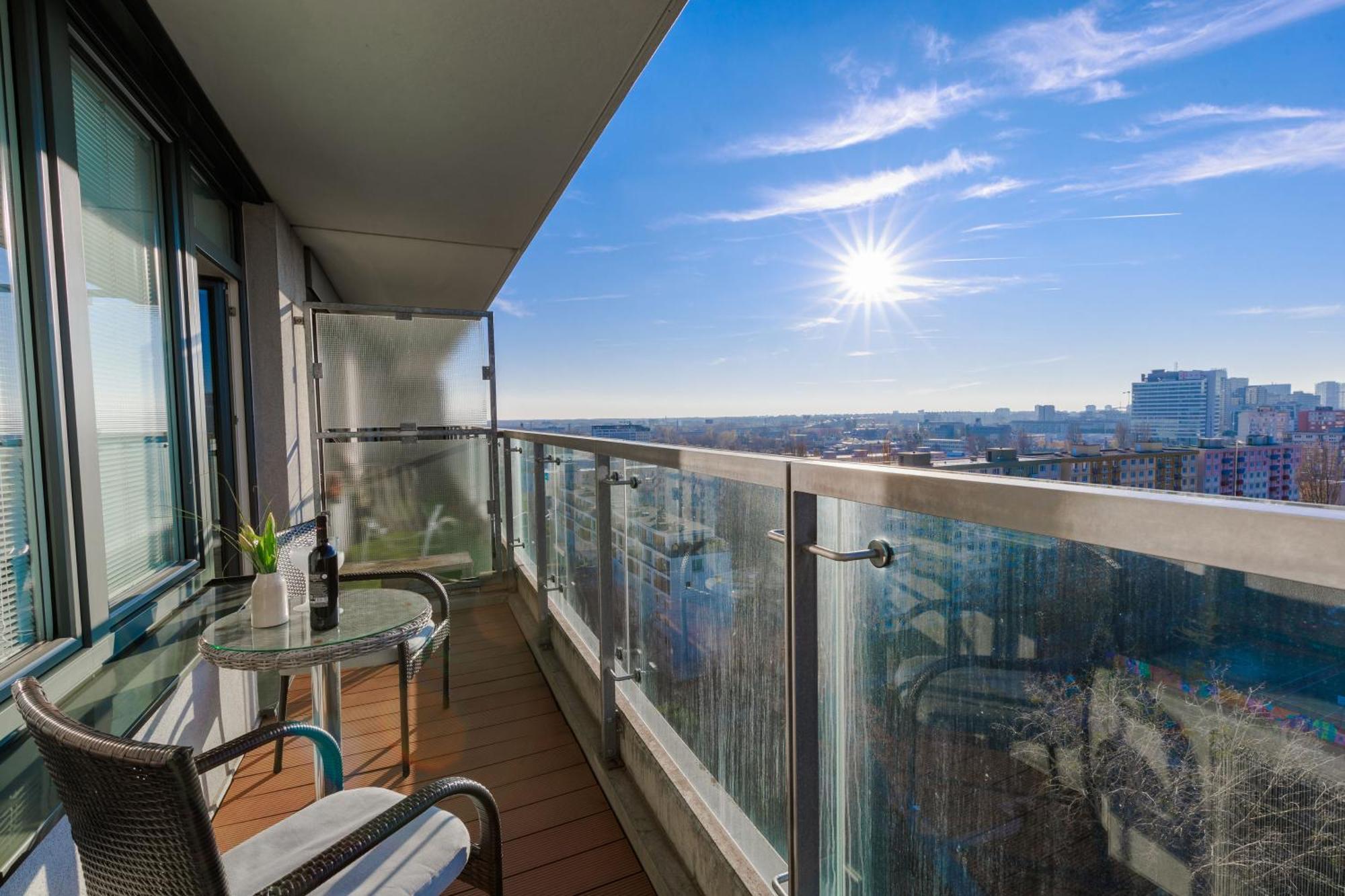 Sunny Apartment With Amazing Terrace On The 13Th Floor Near City Center Bratislava Exteriör bild